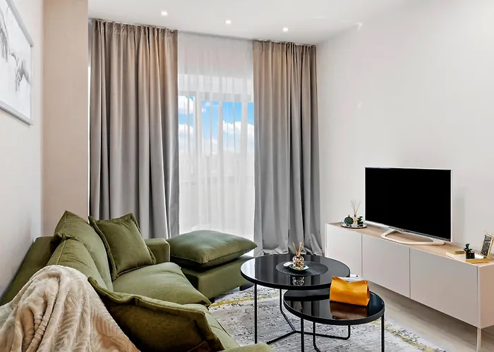 Rin Luxury Apartments Pool & Spa