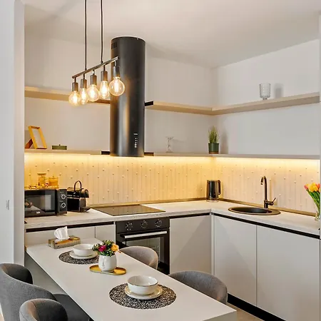 Rin Luxury Apartments Pool & Spa Bucarest Esterno foto