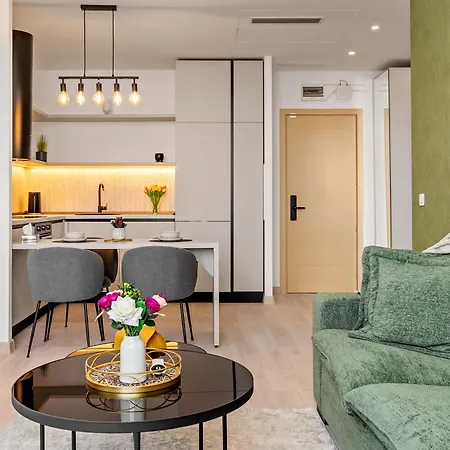Rin Luxury Apartments Pool & Spa Bucarest Esterno foto