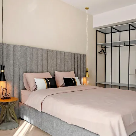 Rin Luxury Apartments Pool & Spa Bucarest Esterno foto