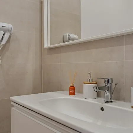Rin Luxury Apartments Pool & Spa Bucarest Esterno foto